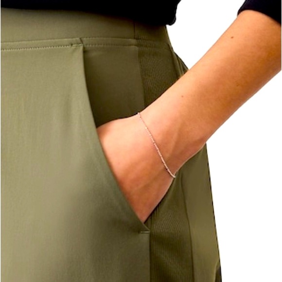 Athleta Brooklyn Mid Rise Ankle Pant Moss Olive Green Ribbed Textured, size 8 - Picture 3 of 16